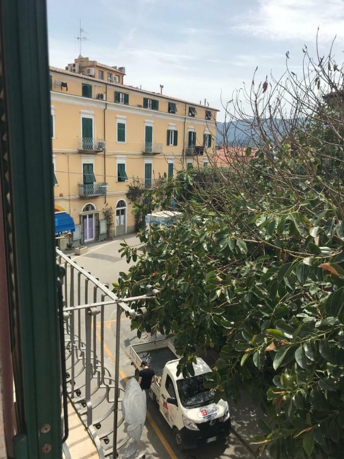 Appartamento La Casa Di Chiara Porto Azzurro Kültér fotó